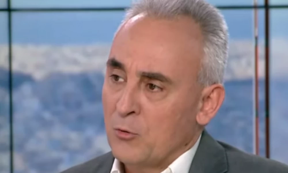 Κωνσταντίνος Γρίβας: Η οπερέτα των «Κόκκινων Γραμμών»